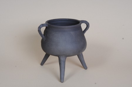 Trojnožka 2 Kozí Hrádek 15. století, výška cca 15 cm, cena 800 Kč