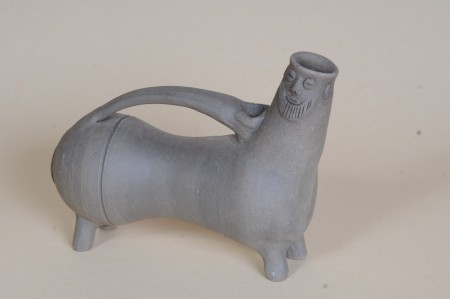 Akvamanile 2, Knínice u Boskovic, výška cca 14 cm, 950 Kč