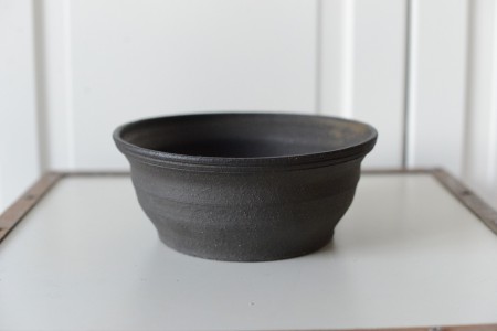 Mísa 1, Mstěnice u Hrotovic 14/15 století, průměr cca 19 cm, výška cca 8 cm, cena 450 Kč