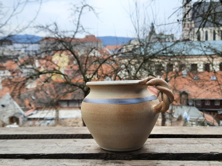 Hrnek 47, Moravská Třebová 14. století, objem cca 0,4l, 450 Kč